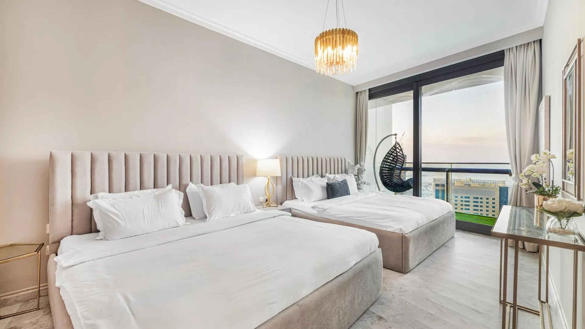 Luxury 2 Bedroom Apartment With Sky Line And Direct Dubai Mall Access At Burj Vista
