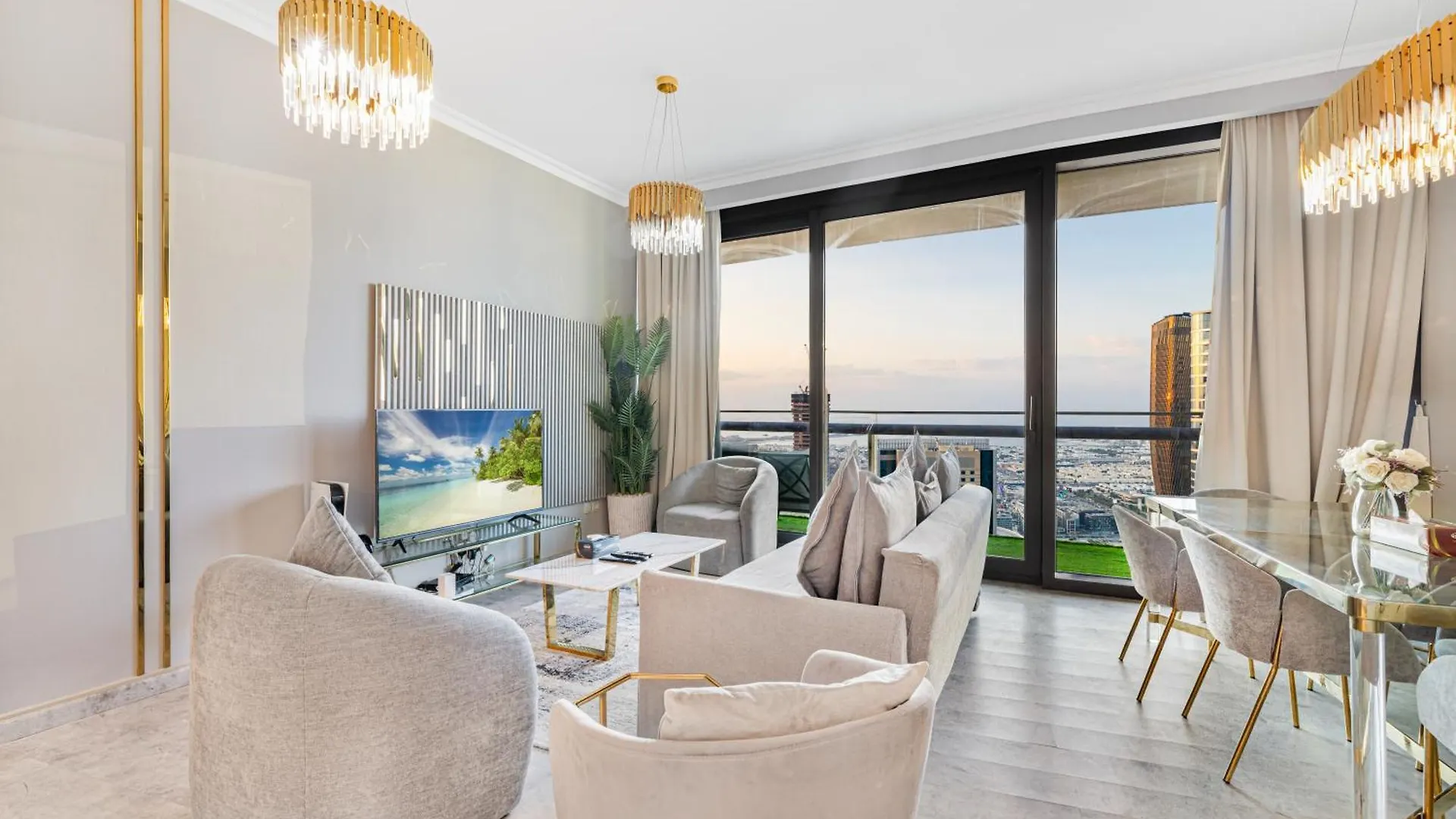 Luxury 2 Bedroom Apartment With Sky Line And Direct Dubai Mall Access At Burj Vista
