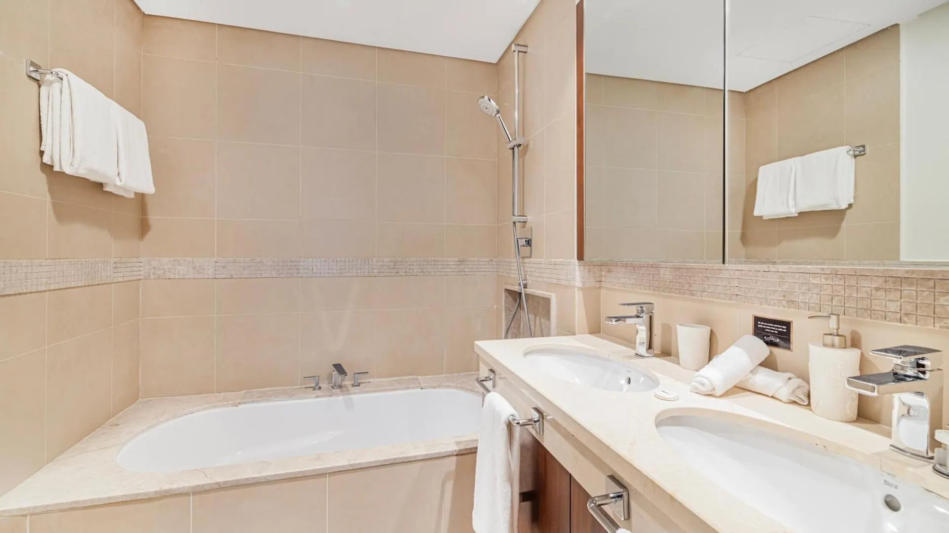 Luxury 2 Bedroom Apartment With Sky Line And Direct Dubai Mall Access At Burj Vista 0*,  United Arab Emirates
